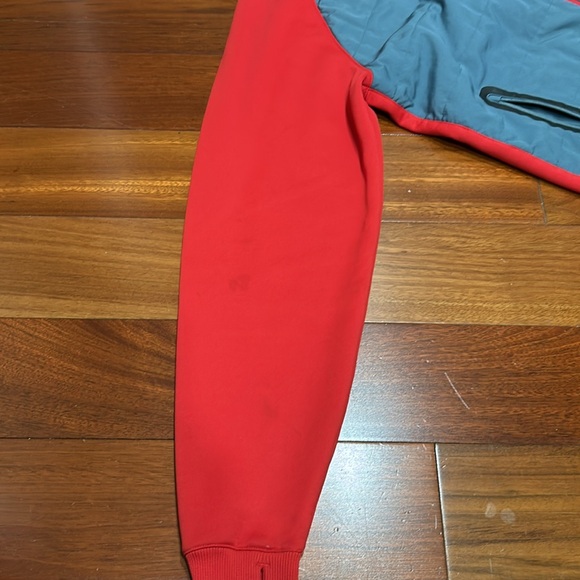 UNDER ARMOUR JACKET - Picture 10 of 11